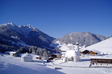 Thierbach im Winter Wildschönau
